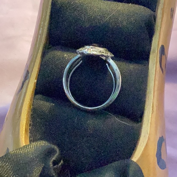 Ring - Picture 2 of 3